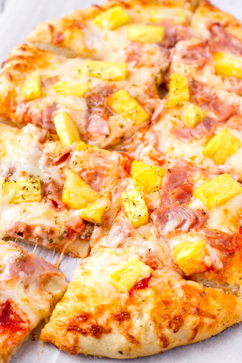 Hawaiian pizza 